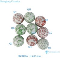 4cm/6cm/8cm/10cm Boule en céramique décorative en céramique flottante pour aquarium Décoration de la maison Ornements suspendus Conception lisse Couleurs aléatoires