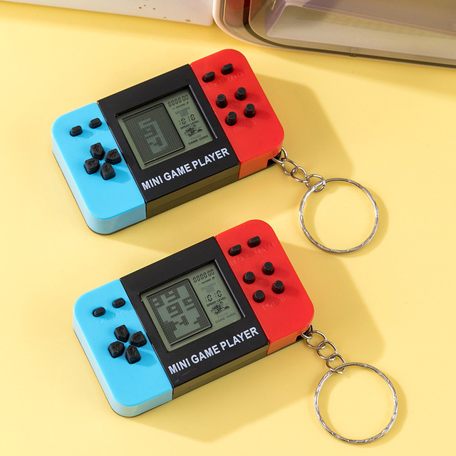 OEM Handheld Electronic Game Console Toy Classic Nostalgic for Game Keychain Color Display Model 1909 Small Pendant