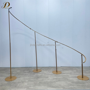 Arco de Boda en Forma de S con Flores Artificiales y Borlas Decorativas, Diseño Floral Blanco de Lujo JINDA - Product Image 4