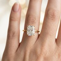 Bague de fiançailles en diamant de laboratoire taille coussin allongée 0.5CT 1CT 2CT 3CT IGI VVS CVD Or 14K 18K 4 griffes pavé personnalisée vente en gros