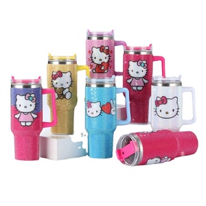 Vaso Térmico <span class=keywords><strong>de</strong></span> Acero Inoxidable con Diseño <span class=keywords><strong>de</strong></span> Gato KT y Pedrería, 40oz, Mantiene Bebidas Frías o Calientes <span class=keywords><strong>de</strong></span> 6 a 12 Horas, Portátil, con Asa, para Uso en Exteriores, Auto u Oficina - Product Image 1