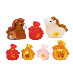 Sacchetti Portafortuna di Capodanno KI Yuewu, Simpatiche Bambole Cavallo Portafortuna, Accessori Decorativi Fai-da-te per la Casa dei Bambini, Mini Auto e Oggetti da Scrivania - Product Image 1
