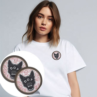 Lieferant für Aufbügelbare Modemarken-Etiketten, Maßgeschneiderte Markenlogos, Street-Style Wildleder-Basis Gewebte Aufnäher für Kleidung
