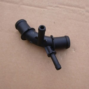 Conector de manguera de refrigerante de plástico Volkswagen 5Q0121087A para Audi, Skoda y Seat - Product Image 3
