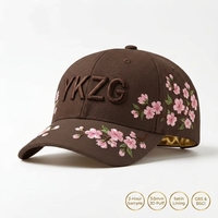 Casquette de baseball de luxe brodée motif fleur de cerisier, logo 3D personnalisé, couleur contrastante, style 'Dad Hat' tendance, structurée 6 panneaux, en coton