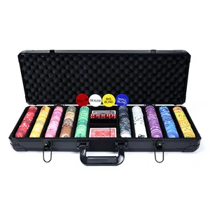 Profession elles 500-Keramik-Poker-Chip-Spielset mit schwarzem, strap azier fähigem Aluminium gehäuse mit Schloss und anderen Casino-Accessoires als Bild