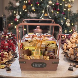 Grands paniers en bois brun modernes avec une longue poignée en métal pour les cadeaux <span class=keywords><strong>de</strong></span> saison, pour un <span class=keywords><strong>rangement</strong></span> soigné - Product Image 2