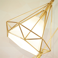 Triangle géométrique restaurant bar suspension classique noir et blanc showroom E27 lustre Multihead Stair Light villa