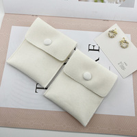 Tas Portabel Beludru Beige Dua Sisi dengan Kancing Tekan untuk Kalung, Cincin, Jam Tangan, Kacamata, Headphone, Cermin Rias