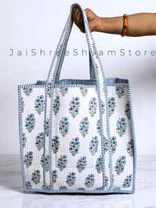 Bolsa de Mano de Algodón Acolchada con Estampado Floral, Bolsa de Compras y Viaje Grande, Elegante Bolsa de Mano para Mujer, Diseño Espacioso y Duradero - Product Image 5