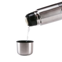 Bouteille d'eau thermos au design moderne en acier inoxydable pour garder le froid et le chaud pendant des heures pour la rentrée scolaire