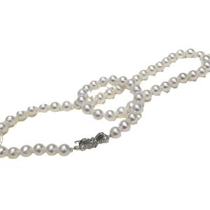 สร้อยคอมุกน้ำจืด 7-8 มม. พร้อมตัวล็อคเงินแท้ S925 ดีไซน์หรูหราแบบออโรร่า  สร้อยคอแม่ไข่มุกมีตำหนิเล็กน้อย - Product Image 3