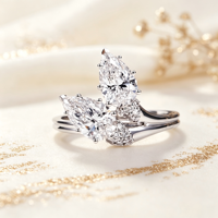 Bague de Mariage Exquise LImo Luxury en Or 18K avec Diamant de Laboratoire Poire 1CT D VVS2 Certifié IGI, Empilable et Personnalisable pour Femme