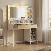 Coiffeuse LED design avec miroir éclairé, cadre métallique, étagères de rangement et panneau décoratif pour chambre moderne