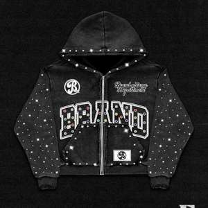 Sweat à capuche pour homme en coton pur haut de gamme, style streetwear rétro, avec broderie appliquée et strass thermocollants, motif personnalisé avec fermeture éclair. - Product Image 1