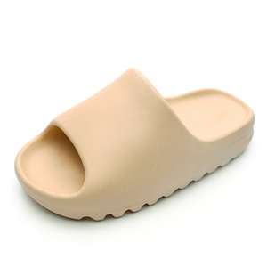 Claquettes en PVC de couleur unie à bout ouvert, semelle extérieure antidérapante en EVA, pantoufles d'intérieur toutes saisons - Product Image 5