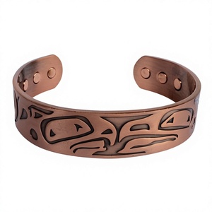 Bracelet magnétique en cuivre pur gravé avec un motif Thunderbird de la côte nord-ouest, design exquis, cadeau promotionnel original - Product Image 1