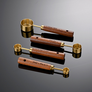 อุปกรณ์ตวงครัวสแตนเลสแบบขายส่ง ถ้วยตวงและช้อนตวงพร้อมด้ามไม้ - Product Image 3