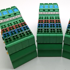 Liên hệ với IB IL 24 di 8 / 2726227 New Original sẵn sàng chứng khoán tự động hóa công nghiệ<span class=keywords><strong>p</strong></span> Pac chuyên dụng PLC lậ<span class=keywords><strong>p</strong></span> trình điều khiển - Product Image 1