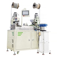 Sertissage de bornes latérales de câble métallique entièrement automatique 2 et machine d'insertion de manchon en plastique d'un côté
