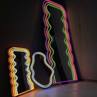 Nouveau design DIY plusieurs formes flexibles LED Neon Light Mirror pour la décoration murale et au sol