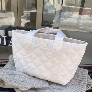 Bolso Tote para Mujer, Gran Capacidad, Relleno de Nailon, Ligero, Informal, para Uso Diario, Color Negro Sólido, con Bolsillo con Cremallera - Product Image 5