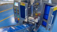 Machine d'emballage automatique pour lancettes de prélèvement sanguin et lancettes de test de glycémie, machine de comptage et d'emballage à 2 bacs pour lancettes de prélèvement sanguin jetables