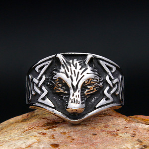 Yunnique – bague en acier inoxydable pour hommes, style nordique rétro, loup celtique, design animal, bijoux, cadeau - Product Image 2