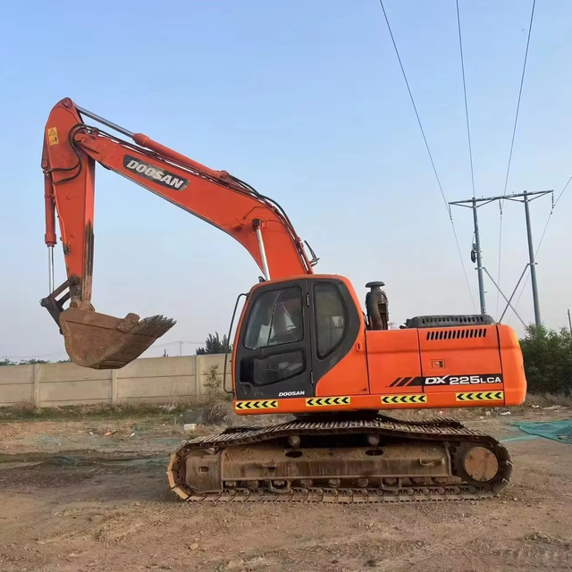 Doosan DX300LC Excavators /DH300LC/DH150W/DX60W/DX225LC/DH220LC Used Crawler Excavator for Sale