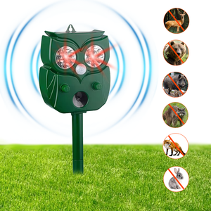 Répulsif d'animaux à énergie solaire avec lumière stroboscopique LED, répulsif ultrasonique extérieur pour chiens, chats, oiseaux, écureuils - Product Image 1