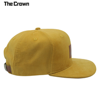Gorra de mezclilla de 6 paneles con logotipo personalizado, visera plana, diseño floral/con personajes, parche de cuero, cierre trasero ajustable, tela común, venta al por mayor a granel