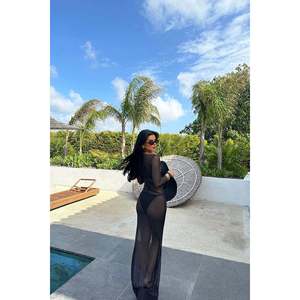 Robe de plage en tulle noire Eliza, élégante, pour couvrir les maillots de bain - Product Image 1