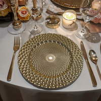 Plaques de présentation rondes en plastique de luxe de 13 pouces Plaques de banquets en polypropylène PP plumes de paon pour la maison ou les mariages