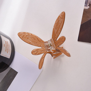 Vente en gros de pinces à cheveux coréennes en acétate, élégantes et tendance, grandes pinces à cheveux papillon pour femmes - Product Image 3