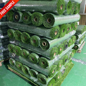 Césped <span class=keywords><strong>Artificial</strong></span> de Alta Calidad al por Mayor 2026, Rollo de 40 mm, Césped <span class=keywords><strong>Artificial</strong></span> Apto para Mascotas, Fabricante, Muestras Gratis - Product Image 1