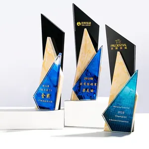 تصميم جديد الأزرق كريستال خشبية جائزة للعناية الشخصية كأس للبطولات بلوري الشكل