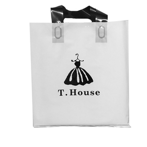 2022 hot selling handle pink white plastic shopping bag with logo