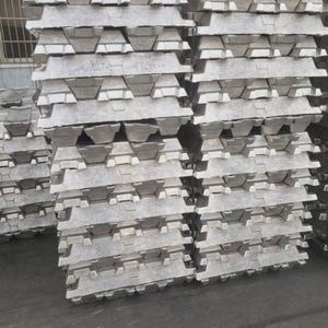 Lingot d'alliage d'aluminium de haute pureté AlSi9Cu3 pour chauffe-eau et chaudières - Product Image 1