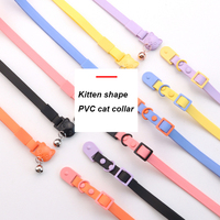 Accessoires de chat de luxe haut de gamme collier en PVC avec cloche croustillante pour collier de chat mignon réglable breloques de couleur unie pour collier de chat