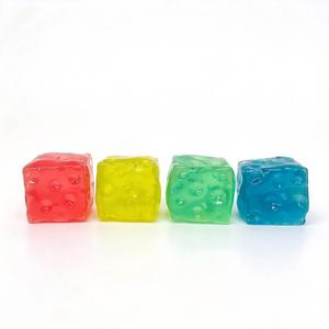 Nouveauté USA : Lot de 48 balles de décompression en gelée de pétrole super douces, malléables et non rebondissantes, en forme de fromage à presser de 6 cm, jouet promotionnel - Product Image 5