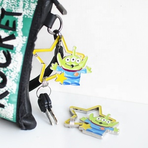 Llavero de Dibujos Animados con Clip Metálico Personalizado - Reutilizable y Ecológico - Product Image 1