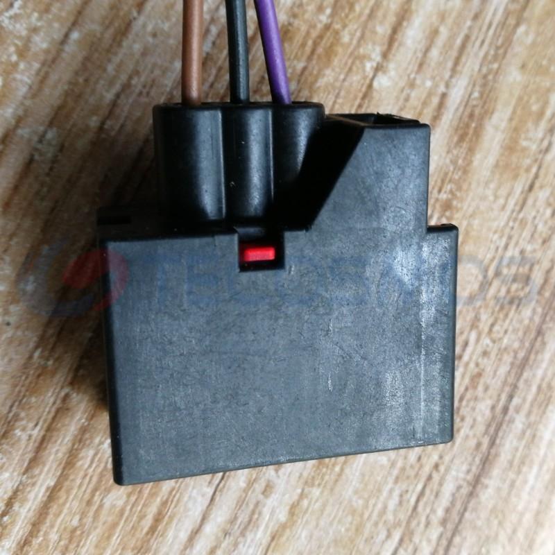 Car Connector For Wrangler lamp plug is a bit smaller with three pins CT3-0165M-1