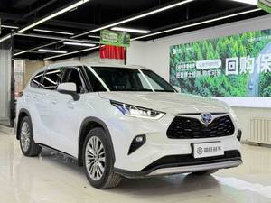 <span class=keywords><strong>Toyota</strong></span> Highlander Hybride 4x4 Premium <span class=keywords><strong>7</strong></span> <span class=keywords><strong>places</strong></span> SUV d'<span class=keywords><strong>occasion</strong></span> 2023 - Efficacité hybride, stabilité 4x4, votre SUV <span class=keywords><strong>7</strong></span> <span class=keywords><strong>places</strong></span> idéal - Product Image 5