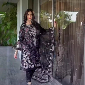 Ropa étnica bordada de Kurta para mujeres paquistaníes indias, fábrica de silueta recta, venta al por mayor, mujeres naturales de bajo precio para niñas - Product Image 1