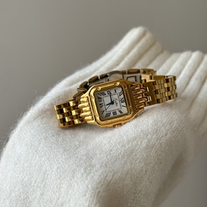 Orologio da Donna Scottie 9683E Quadrato al Quarzo con Quadrante a Numeri Romani, Vetro Minerale, Impermeabile, Ghiera con Rivetti, Placcato IP in Acciaio Inossidabile - Product Image 1