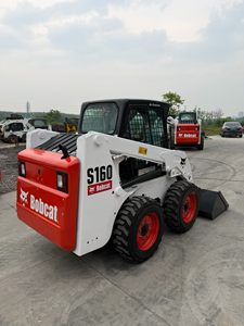 Chargeuse compacte sur pneus d'occasion Bobcat S160 d'origine américaine, moteur Kubota, pour travaux de construction. - Product Image 4