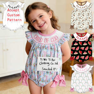 YIHUI Preordine Estivo RTS Personalizzato OEM Tutina per Bambina con Maniche a Campana, Volant e Fiocchi, Design Coordinato Famiglia e Fratelli, con Bottoni a Pressione, Stile Boutique - Product Image 1