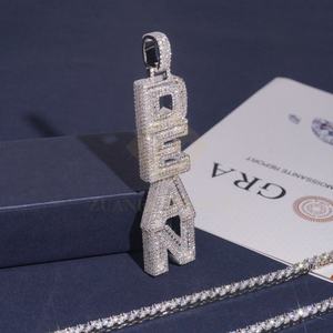 Collar con Colgante Vertical Personalizado de Plata de Ley 925 con Diamantes Moissanite que Pasan el Test de Diamantes, Diseño en Oferta - Product Image 5