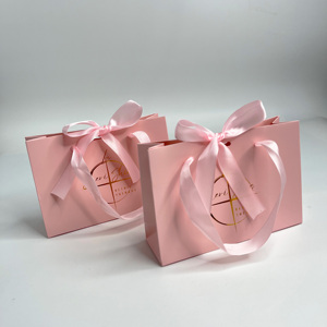 Bolsas de Regalo Rosas de Lujo con Estampado Dorado - Bolsas de Compras con Asas de Cinta Impresas Personalizadas para Regalos de San Valentín, Bodas y Fiestas - Product Image 1