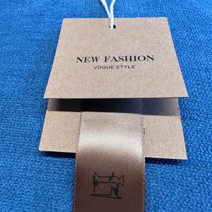 Tags Luxus benutzer definierte Logo Kleidung Tags Karte Kleidung Etikett Spezial papier hängen Tags <span class=keywords><strong>T</strong></span>-<span class=keywords><strong>Shirt</strong></span> Jacke <span class=keywords><strong>Business</strong></span> Recycelbar - Product Image 3